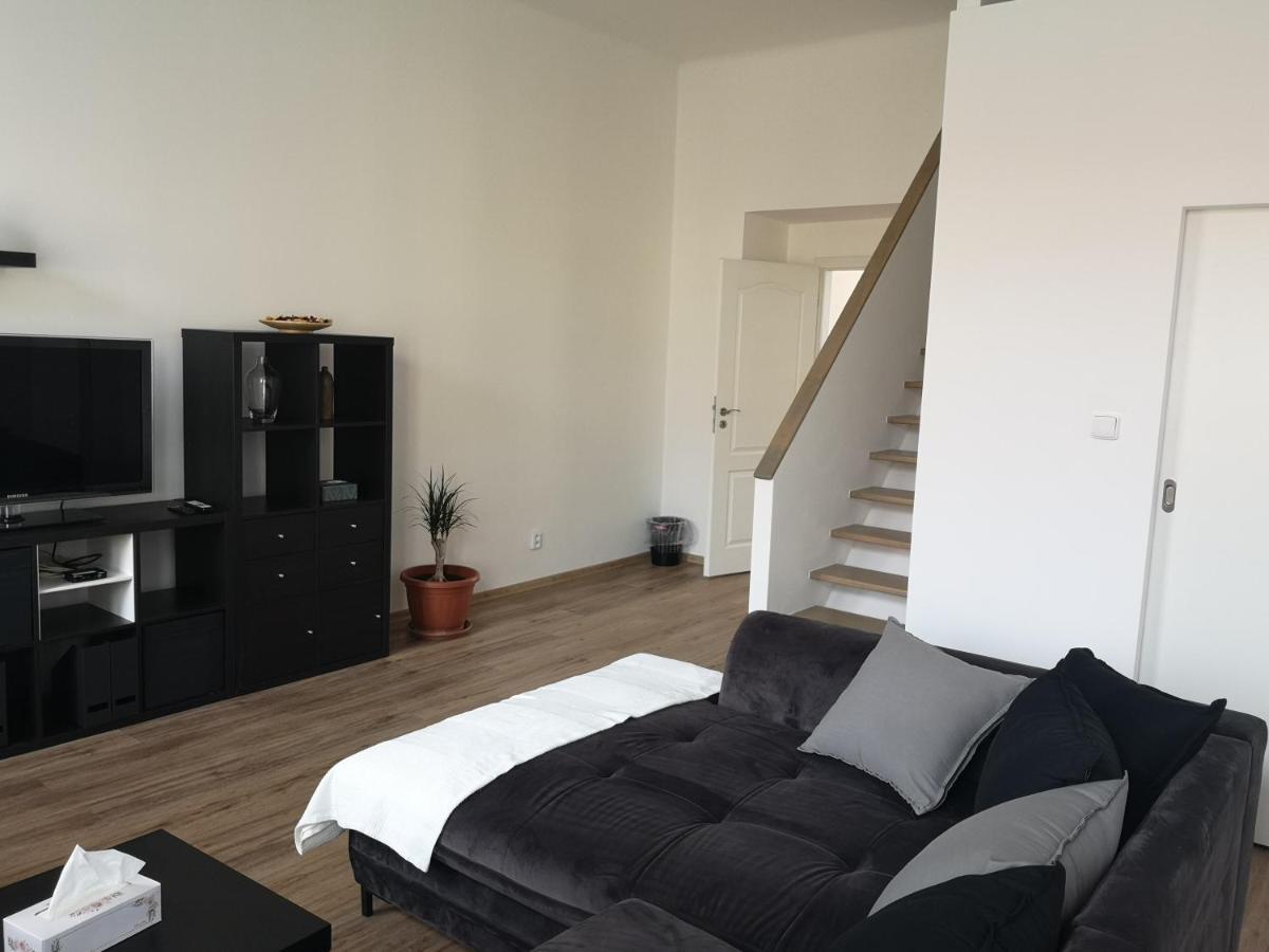 Fine Apartment In Centrum Of Slany With Aircondition Kültér fotó