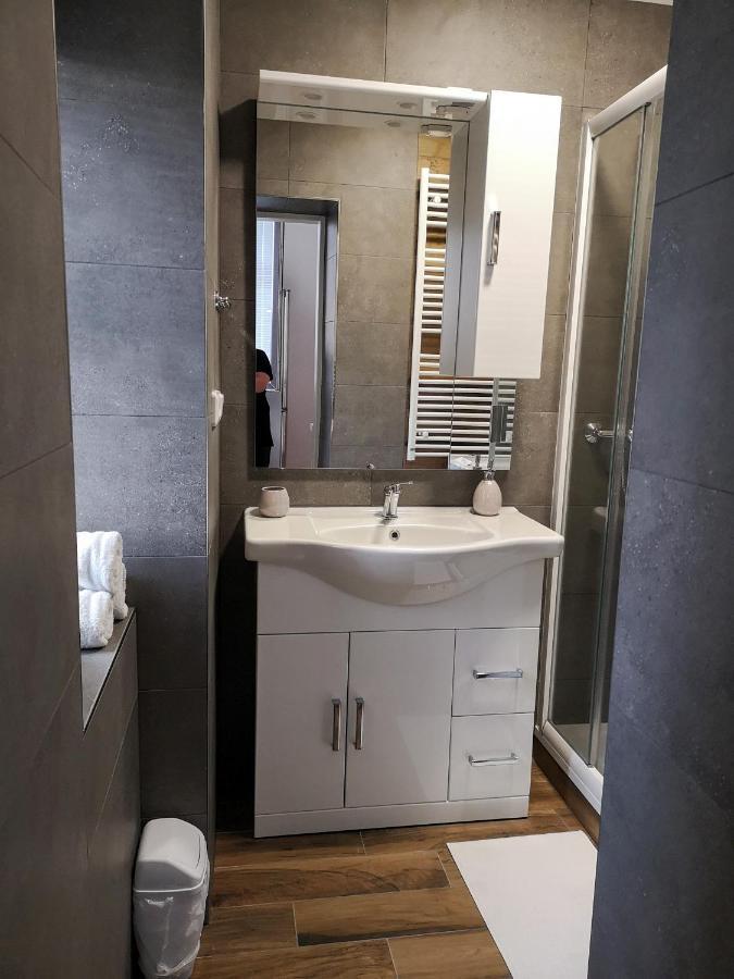 Fine Apartment In Centrum Of Slany With Aircondition Kültér fotó