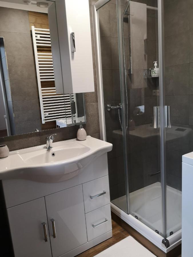 Fine Apartment In Centrum Of Slany With Aircondition Kültér fotó